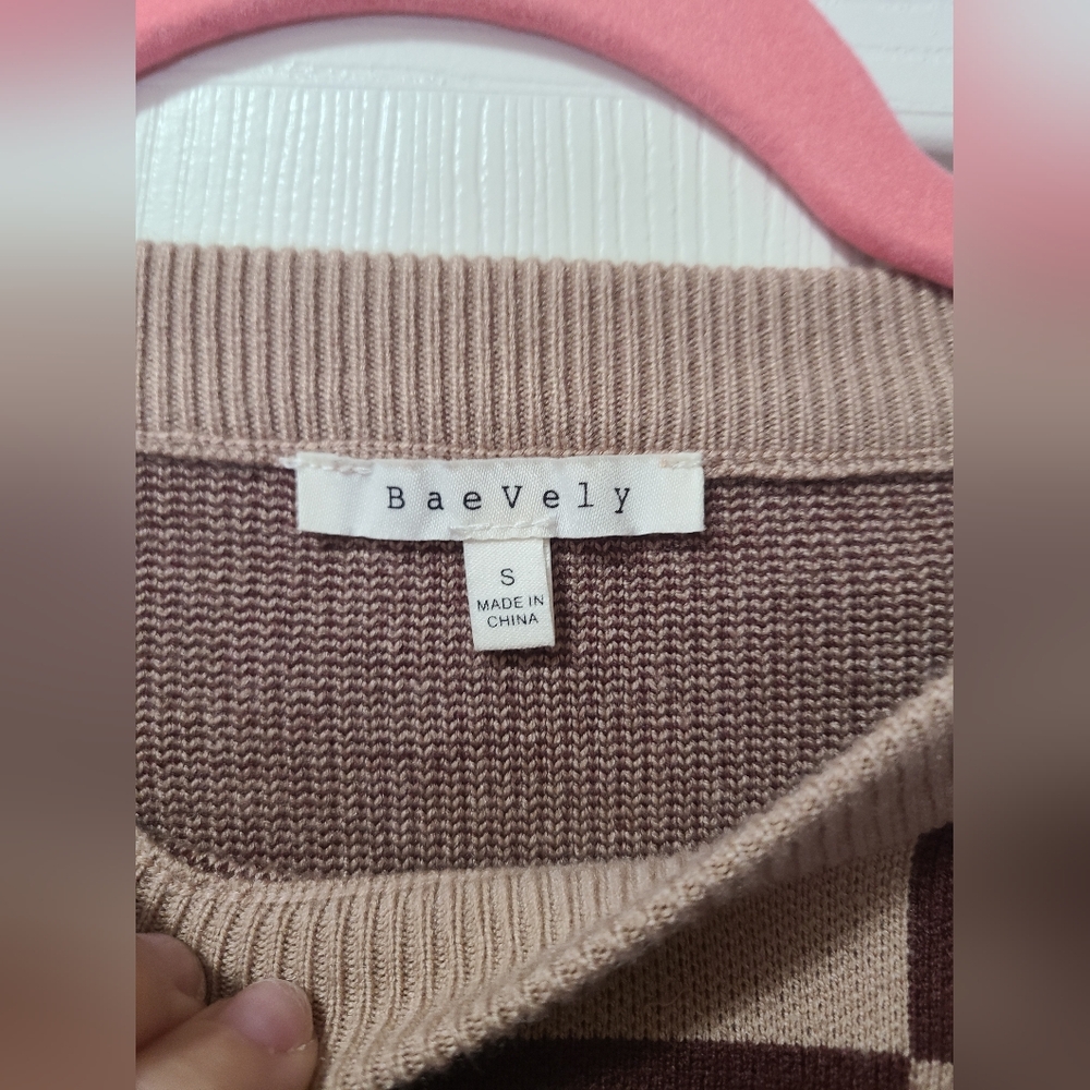 Checkered Brown and Tan Sweater - Picture 5 of 5